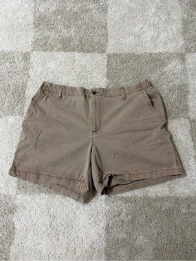 Old Navy EveryWear Khaki Chino Shorts XL Stretch Casual Mid Rise